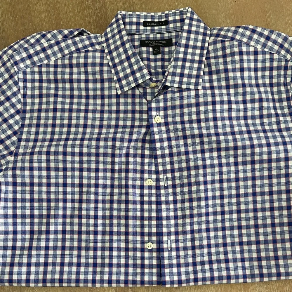 Banana Republic Blue and White Checkered‎ Men's Shirt